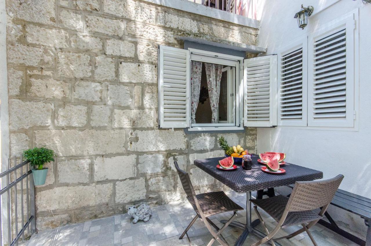 Wild Rose Hotell Split Exteriör bild